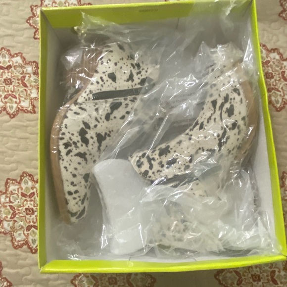 Very Volatile Gracemont Boot- Chocolate Chip - Picture 2 of 13